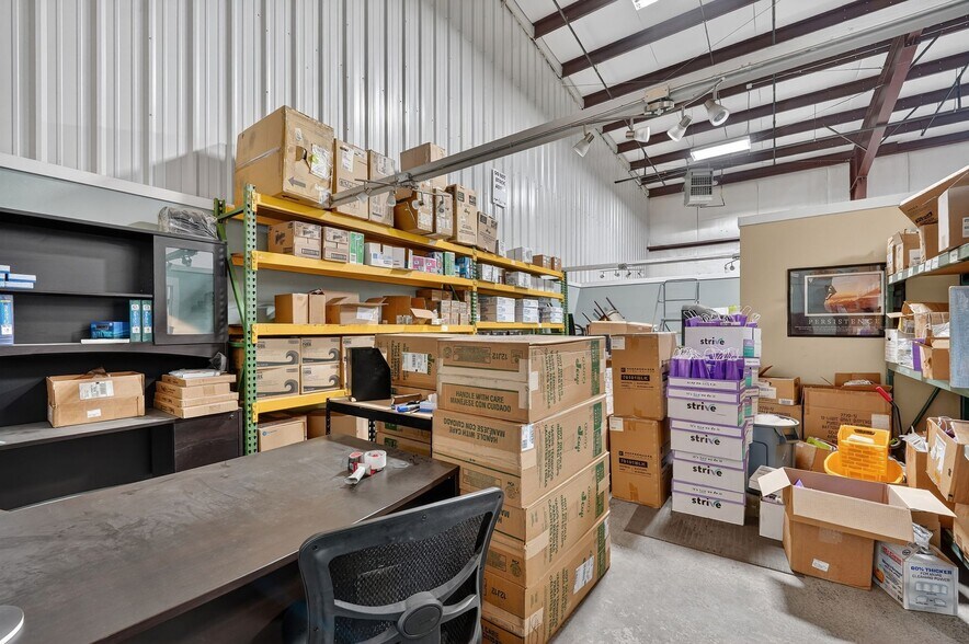 More Photos Of 1101 Cambridge Cir, Layton Warehouse For Sale