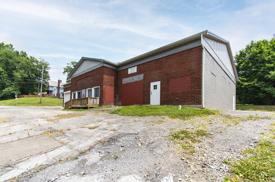 More Photos Of 1516 S Lincoln Ave, Salem Freestanding For Sale