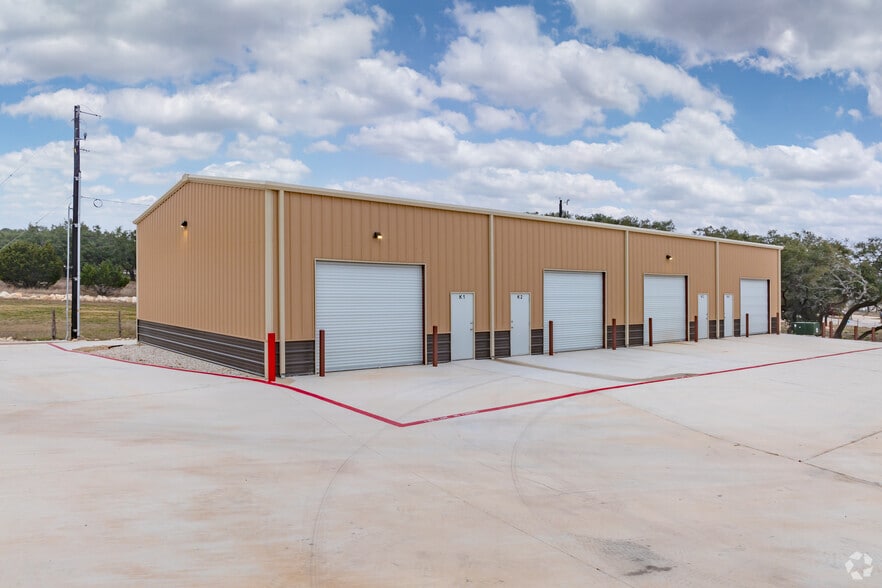 More Photos Of 38 Rust Ln, Boerne Warehouse For Lease