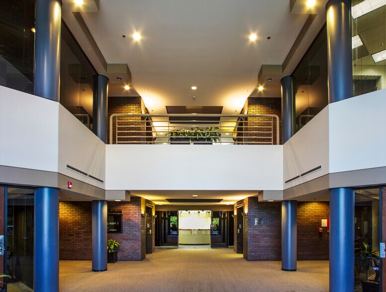 More Photos Of 10845 Olive Blvd, Creve Coeur Office For Lease