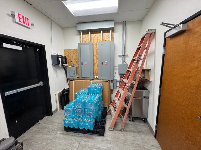 More Photos Of 5315 Troup Hwy, Tyler General Retail For Sale