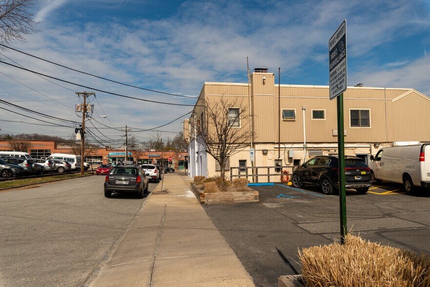 More Photos Of 640-642 Eagle Rock Ave, West Orange Storefront Retail Office For Lease