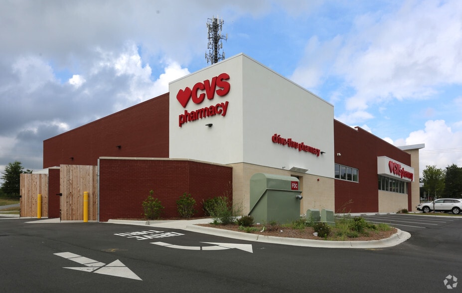 More Photos Of 4000 Battleground Ave, Greensboro Drugstore For Sale