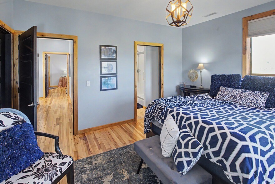 More Photos Of 11001 State Rte N, Scott City Specialty For Sale