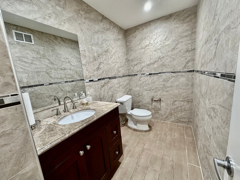 More Photos Of 406 E Putnam Ave, Cos Cob Office For Lease