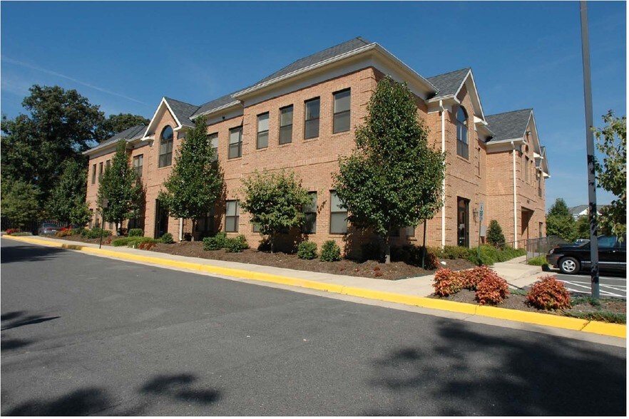 More Photos Of 6400 Grovedale Dr, Franconia Unknown For Lease