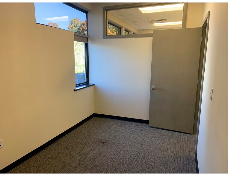 More Photos Of 1555 Post Rd E, Westport Office Residential For Lease