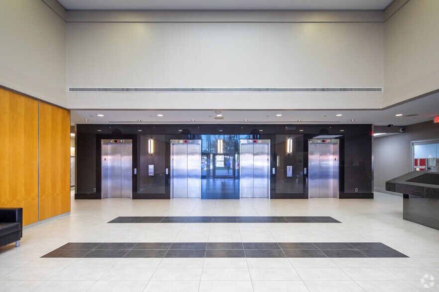More Photos Of 1270 Central Pky, Mississauga Unknown For Lease