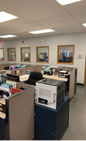 More Photos Of 7855 W 111th St, Palos Hills Warehouse For Sale