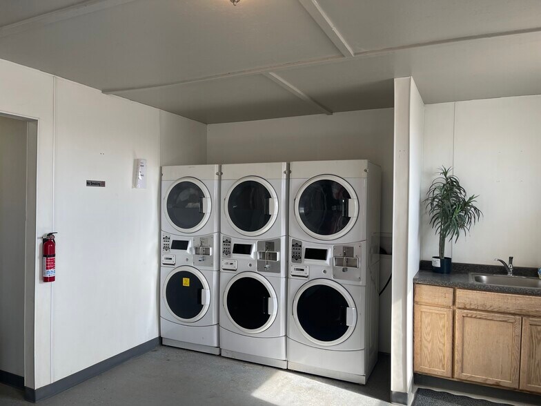 More Photos Of 505 E County Road 7300, Lubbock Trailer Camper Park For Sale