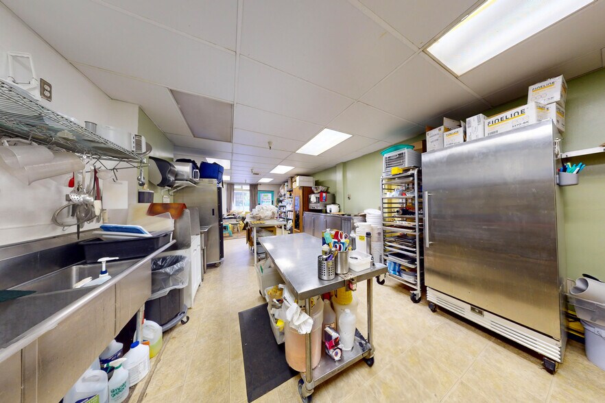 More Photos Of 301-303 Capitol Way N, Olympia Service For Sale