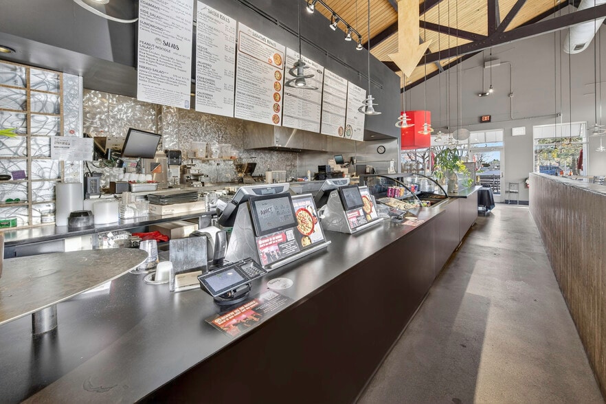 More Photos Of 100 W Troutman Pky, Fort Collins Restaurant For Lease