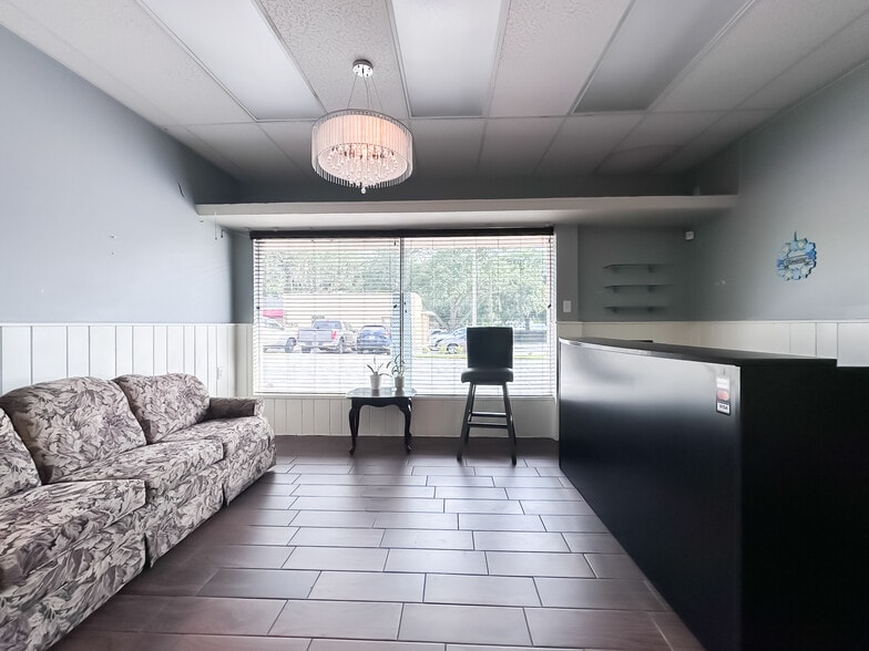 More Photos Of 107-121 Allamanda Dr, Lakeland Unknown For Lease