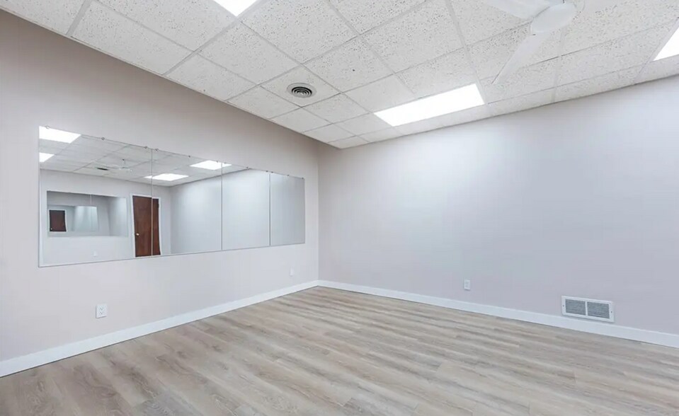 More Photos Of 16186 Beaverdam School Rd, Beaverdam Bank For Sale