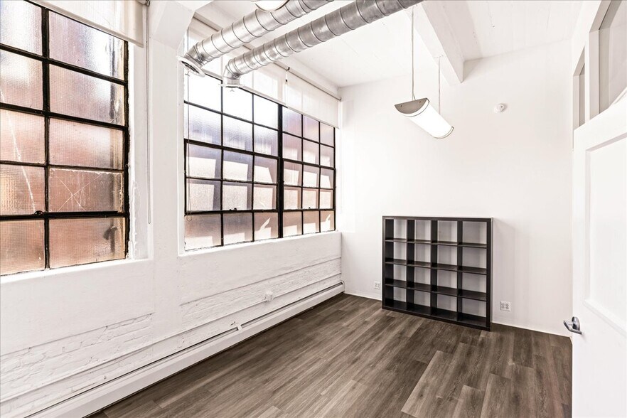 More Photos Of 109 N Orianna St, Philadelphia Office For Sale