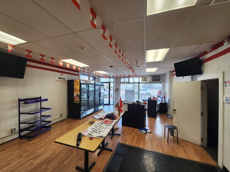 More Photos Of 356-360 Campbell Ave, West Haven Storefront Retail Residential For Lease