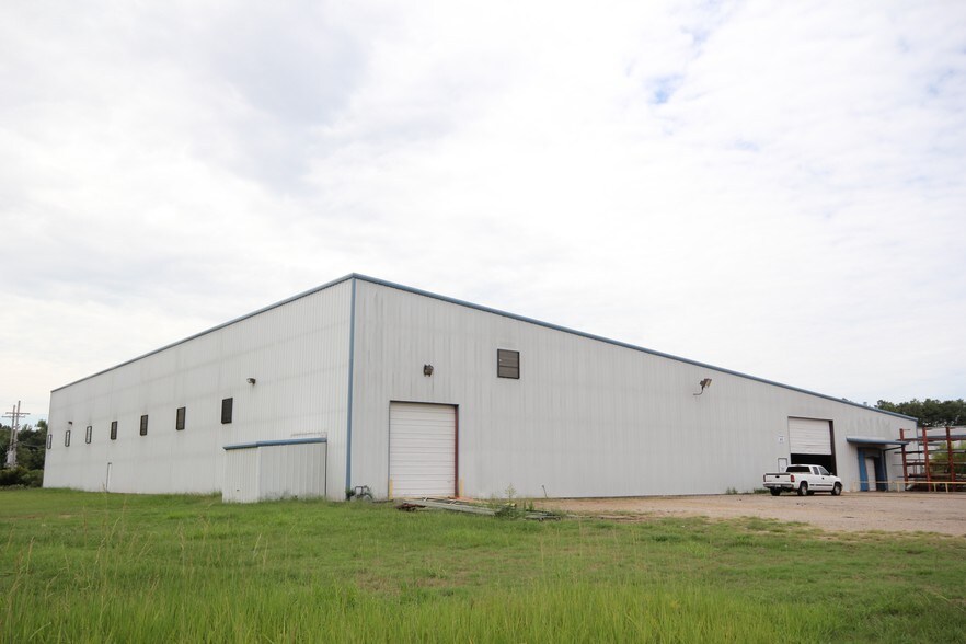 More Photos Of 2938 Brown Rd, Marshall Warehouse For Lease