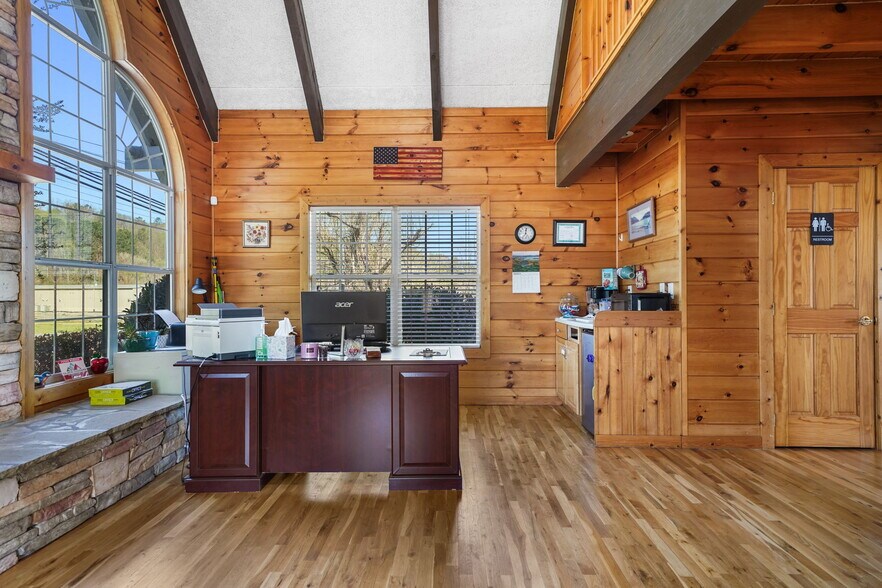 More Photos Of 243 Old Highway 5 S, Ellijay Loft Creative Space For Sale