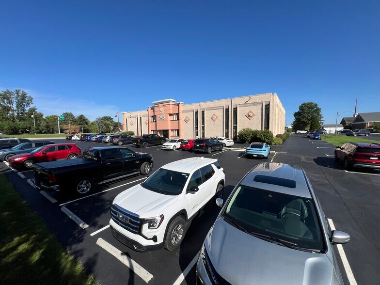 More Photos Of 7655 Five Mile Rd, Cincinnati Medical For Sale