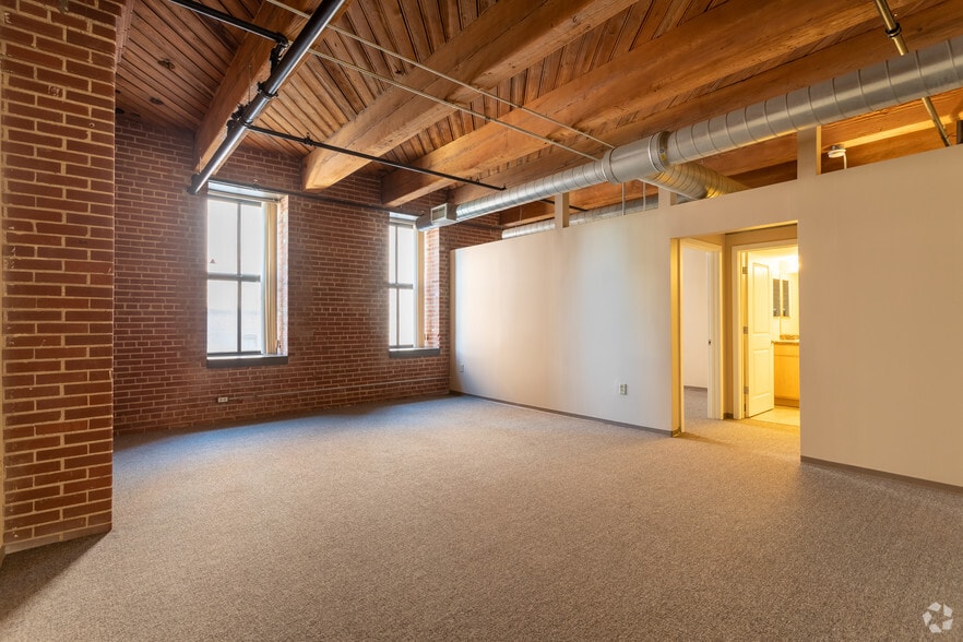 More Photos Of 1114-1116 Washington Ave, Saint Louis Apartments For Lease