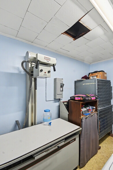 More Photos Of 317 Highway 35 N, Neptune City Veterinarian Kennel For Sale