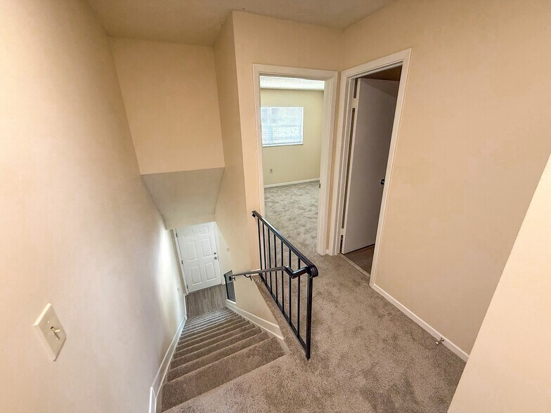 More Photos Of 604 SW 35th St, Palm City Apartments For Sale