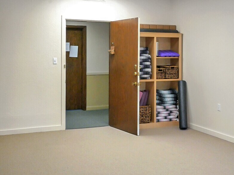 More Photos Of 481 Great Rd, Acton Unknown For Lease