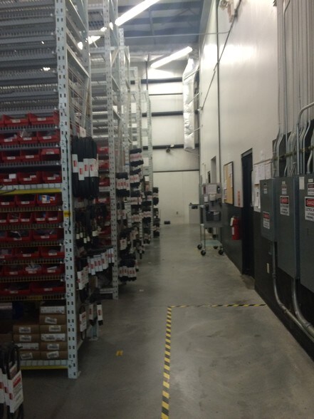 More Photos Of 2915 Gillespie St, Fayetteville Flex For Sale