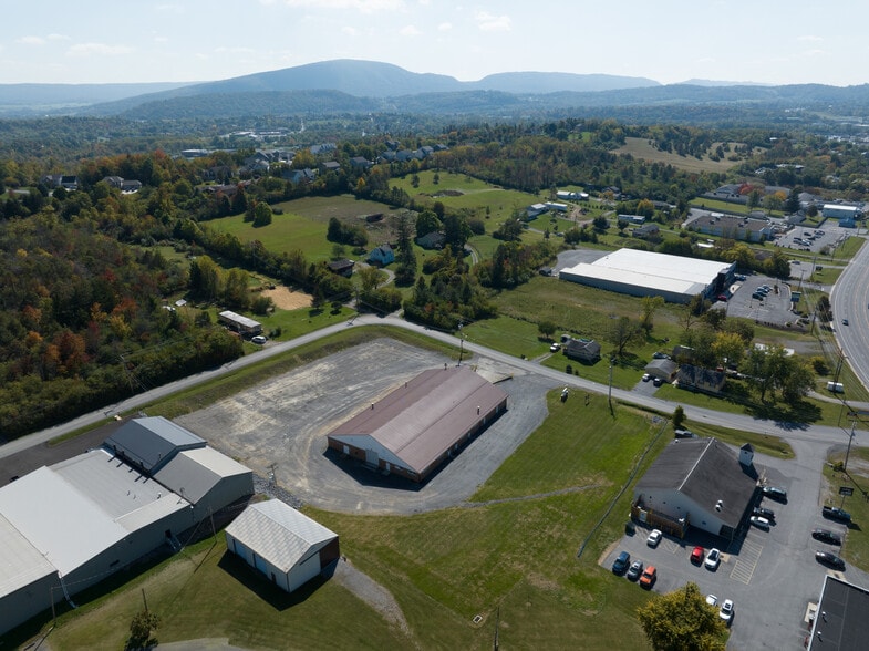 More Photos Of 338 Pound Ln, Duncansville Light Distribution For Lease