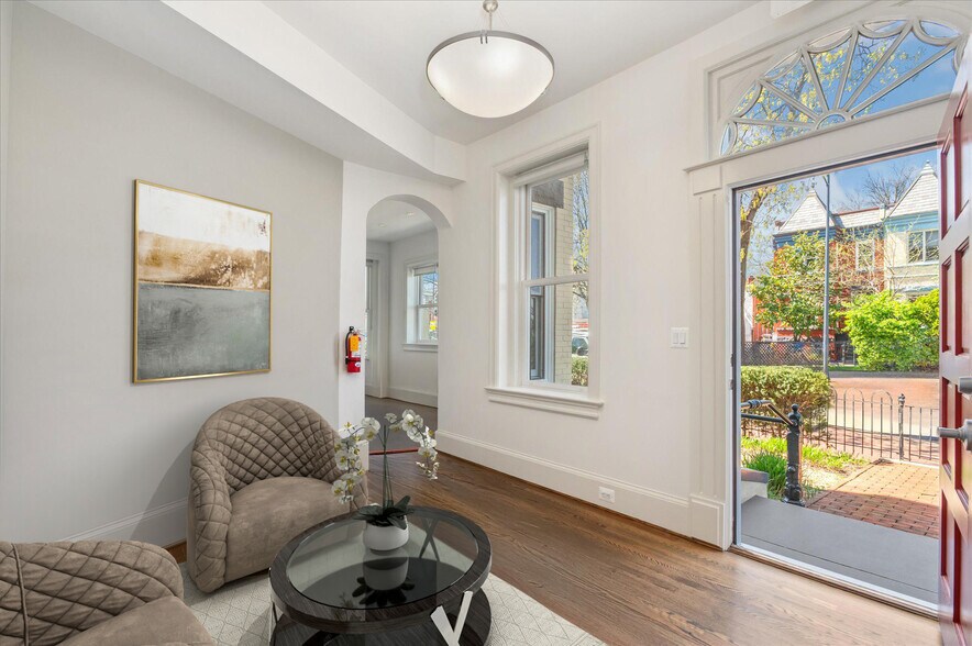 More Photos Of 800 Maryland Ave NE, Washington Office Residential For Sale