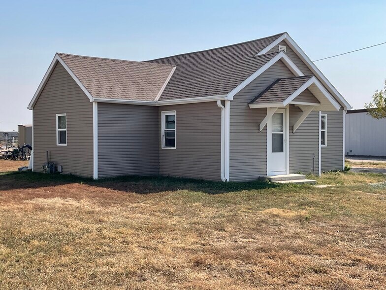 More Photos Of 2115 O Ave, Kearney Self Storage For Sale