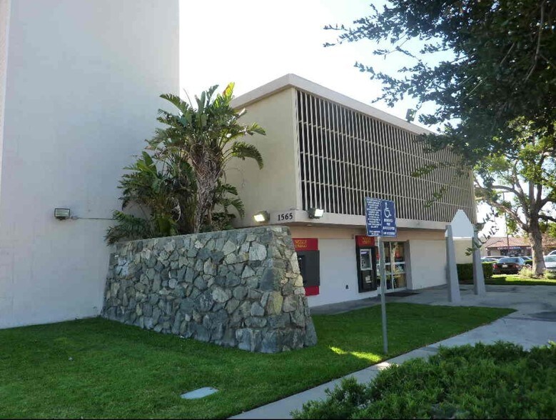 More Photos Of 1565 E Highland Ave, San Bernardino Bank For Lease