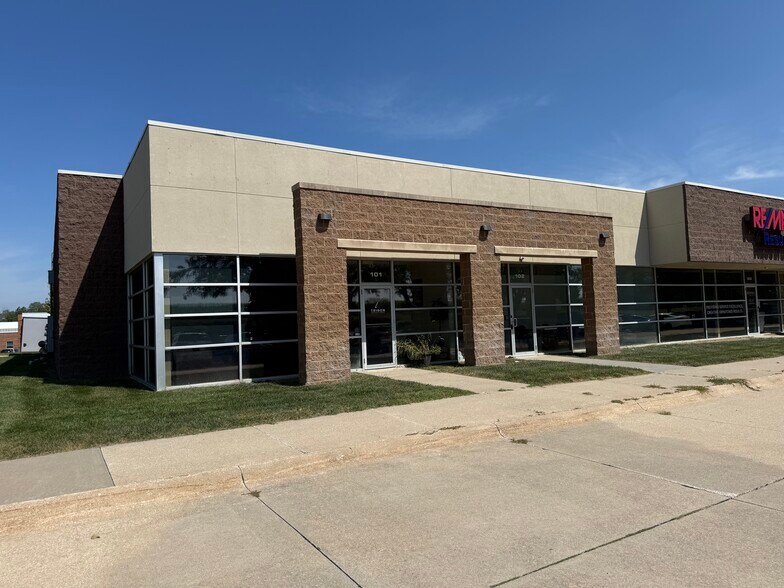More Photos Of 2665 SE Oak Tree Ct, Ankeny Light Distribution For Lease