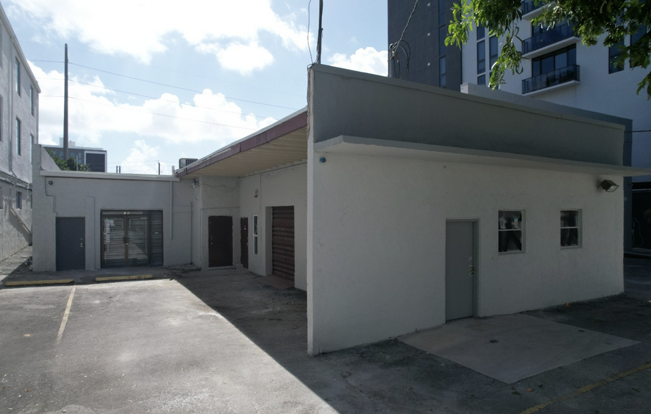 Primary Photo Of 128 NW 25th St, Miami Warehouse For Sale