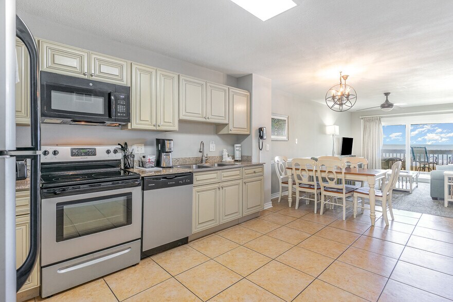More Photos Of 1011 S Ocean Blvd, Surfside Beach Hotel For Sale