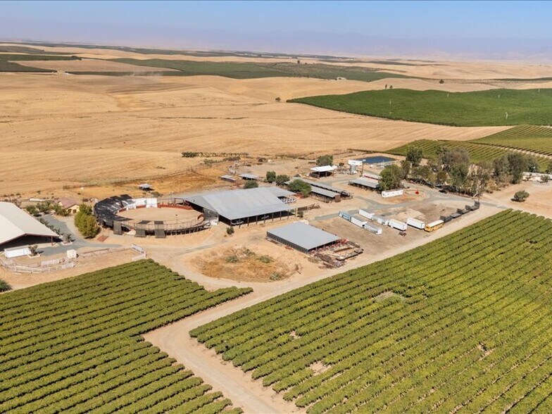 More Photos Of 34338 Nevis Ave, Mc Farland Horse Stables For Sale