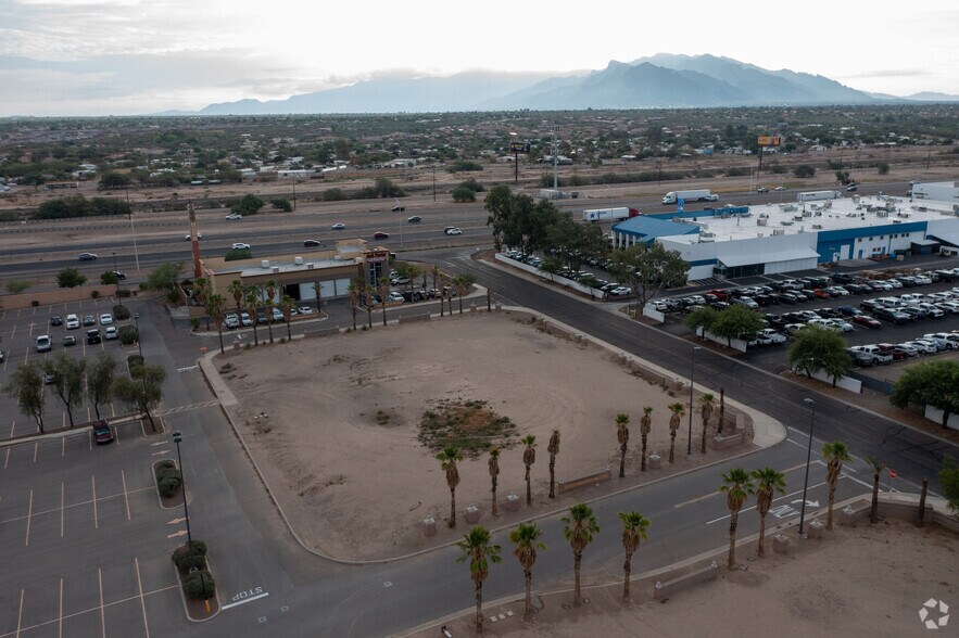 More Photos Of 8150 N Cortaro Dr, Tucson Unknown For Lease