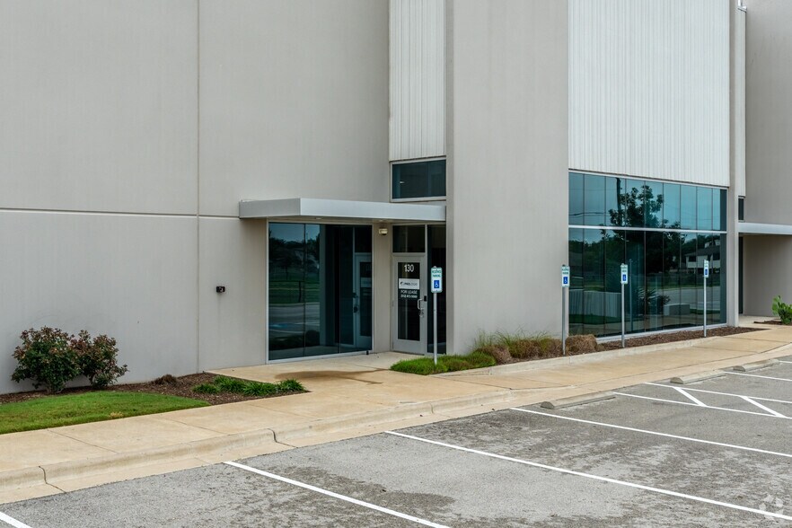 More Photos Of Heatherwilde and SH 45, Pflugerville Unknown For Lease