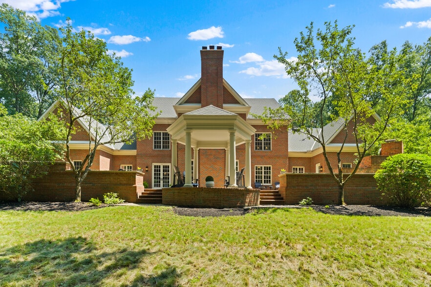 More Photos Of 5455 Plantation Rd, Sunbury Lodge Meeting Hall For Sale