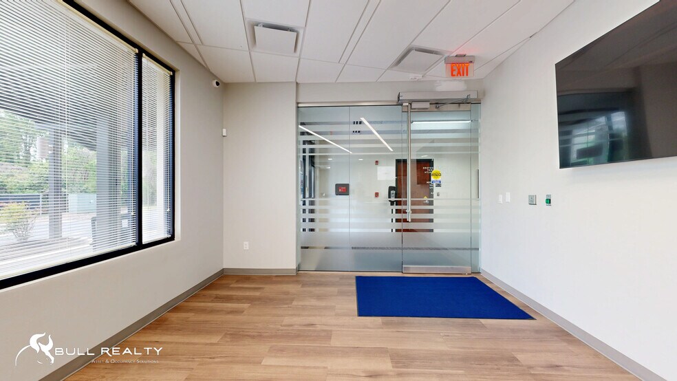 More Photos Of 34 Upper Riverdale Rd, Riverdale Medical For Lease