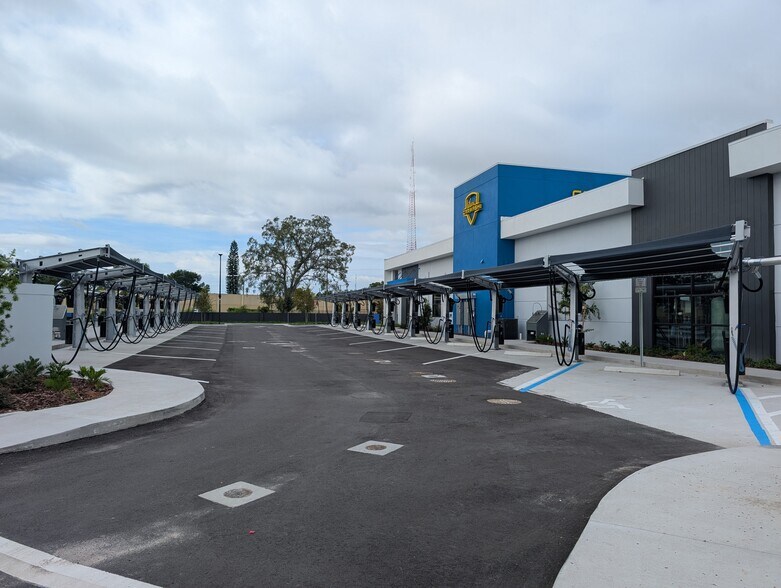 Primary Photo Of 5850 Edgewater Dr, Orlando Carwash For Sale