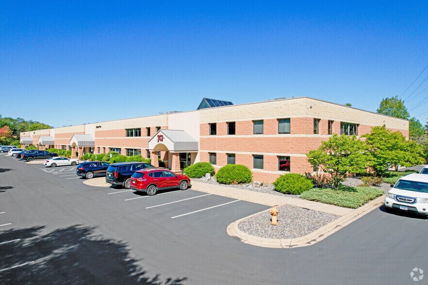 More Photos Of 9219-9255 E River Rd NW, Coon Rapids Flex For Lease