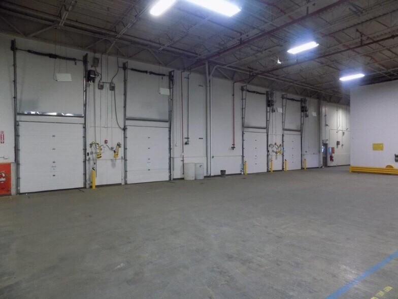 More Photos Of 165 S Price Rd, Chandler Warehouse For Lease