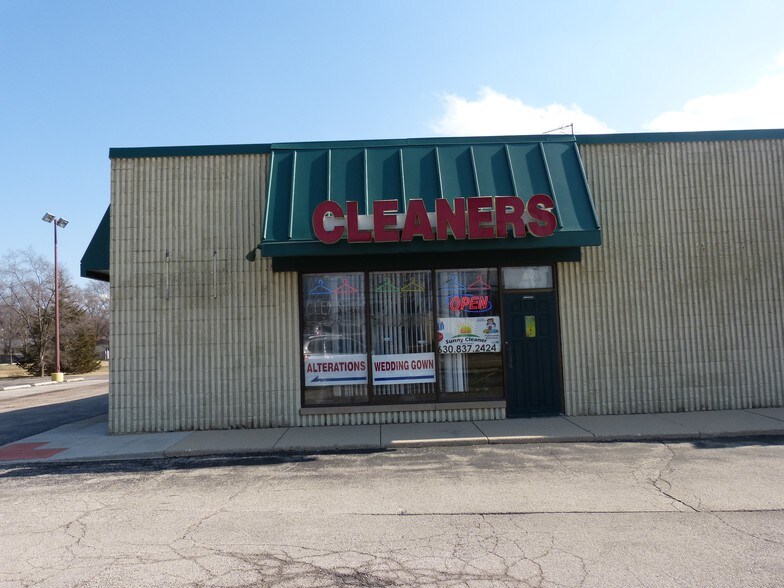 More Photos Of 519-535 S Bartlett Rd, Streamwood Freestanding For Lease