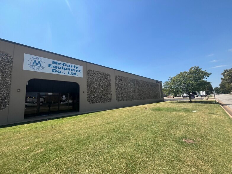 More Photos Of 4130-4150 Will Rogers Pky, Oklahoma City Warehouse For Lease