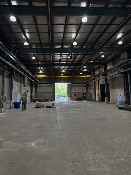 More Photos Of 500 E Illinois St, Newberg Manufacturing For Lease