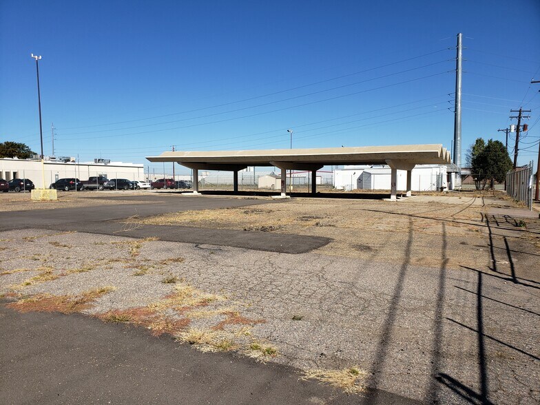 More Photos Of 5200 Smith Rd, Denver Land For Lease