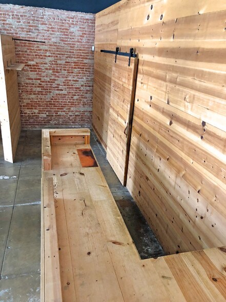 More Photos Of 1801-1809 Lincoln Blvd, Venice Storefront Retail Office For Lease