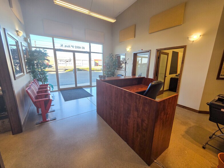 More Photos Of 4002 9 Av N, Lethbridge Warehouse For Sale