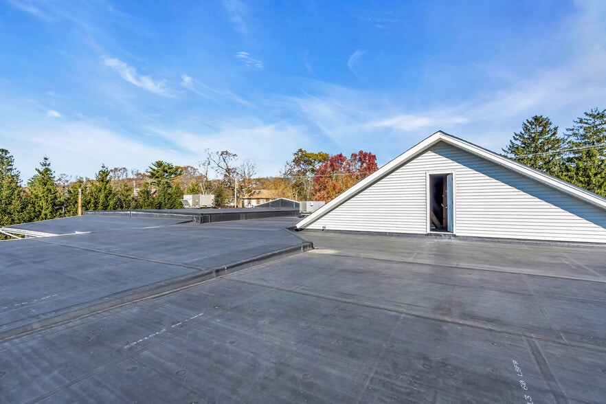 More Photos Of 3209 Atlantic Ave, Allenwood Showroom For Sale